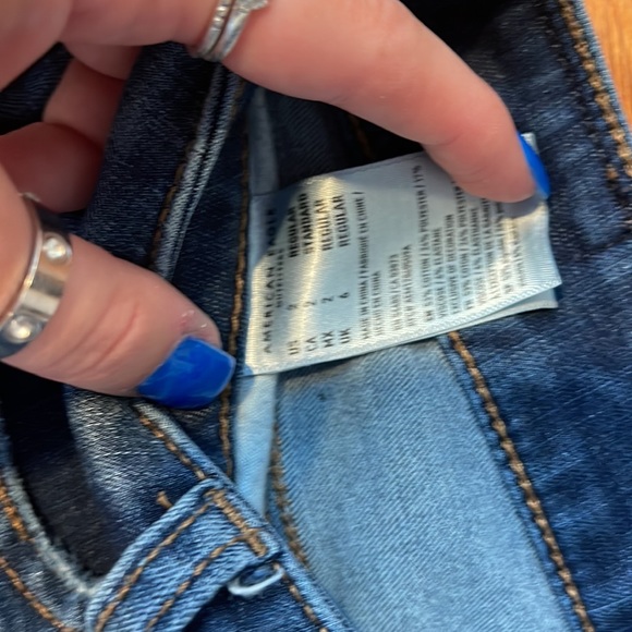 American Eagle jeans with rips - Picture 2 of 2